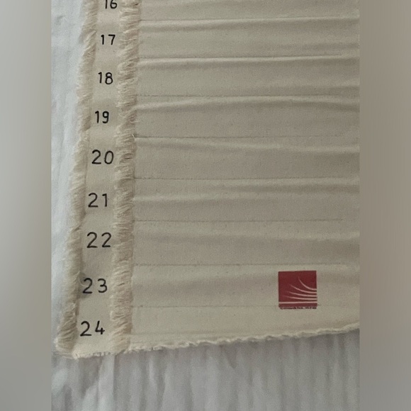 Artist pencil / brushes roll / wall display  canvas Advent Calendar Red Ribbon - Picture 3 of 11